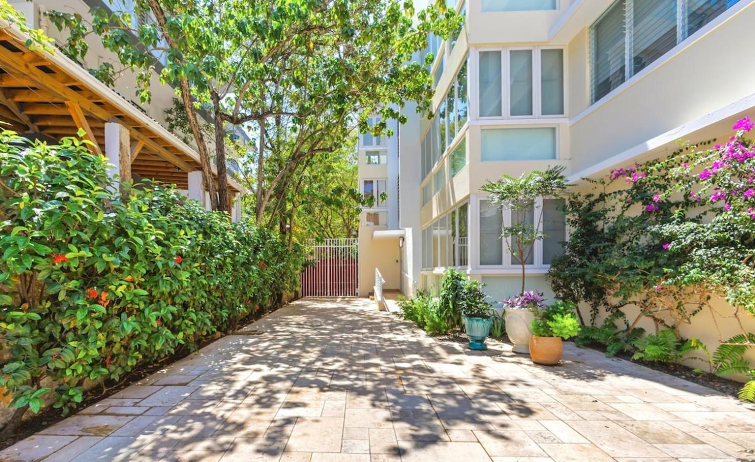 Hidden Gem In Miramar- Power Generator- Parking Apartamento San Juan Exterior foto
